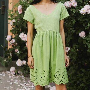 bohme Aria Green Eyelet Lace Mini/NWT/L